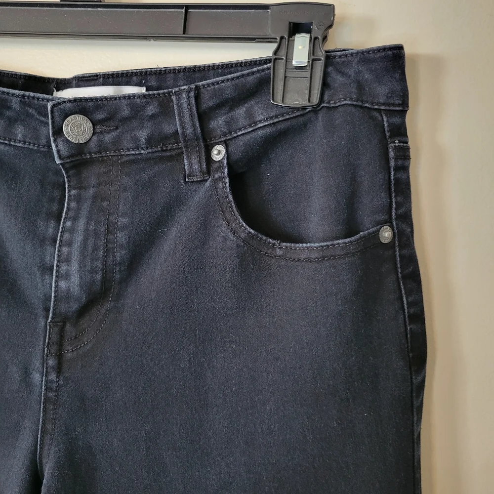 Kenneth Cole High Rise Skinny Dark Jeans With Zipper At The Ankle - Picture 2 of 9
